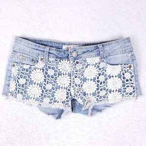 1st Kiss Denim Shorts Womens Size 1 Blue Daisy Crochet Lace Boho Festival Cutoff